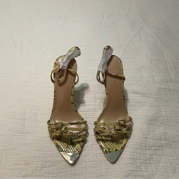 Shoe Dazzle Yellow Chic Heels - Picture 2 of 3